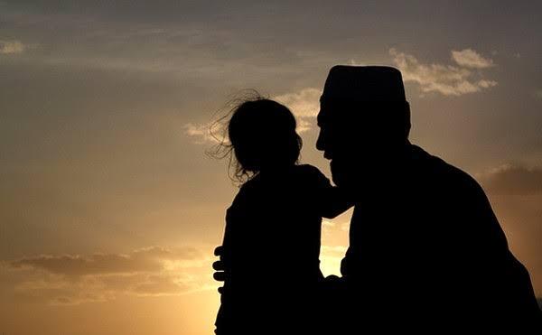 Naskah Film Pendek "Hadiah Kecil Untuk Ayah"