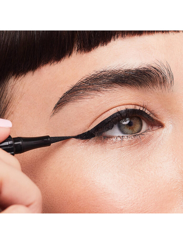 Nggak Cuma Makanan, Eyeliner Juga Bisa Lho Masuk Kulkas