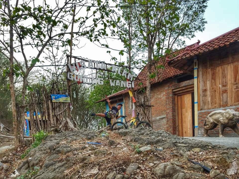 Gowes Menuju Wisata Alam Gunung Wangi Bangkel Ketemu Teh nya The Lord Of Broken Heart