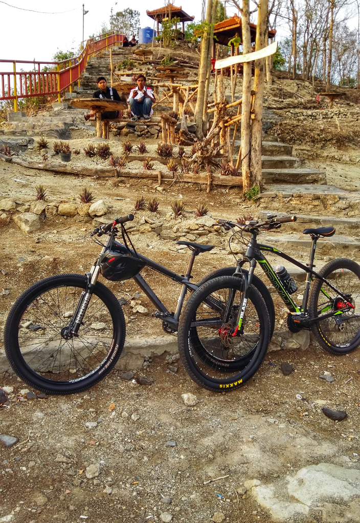 Gowes Menuju Wisata Alam Gunung Wangi Bangkel Ketemu Teh nya The Lord Of Broken Heart