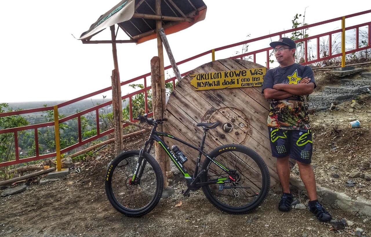 Gowes Menuju Wisata Alam Gunung Wangi Bangkel Ketemu Teh nya The Lord Of Broken Heart