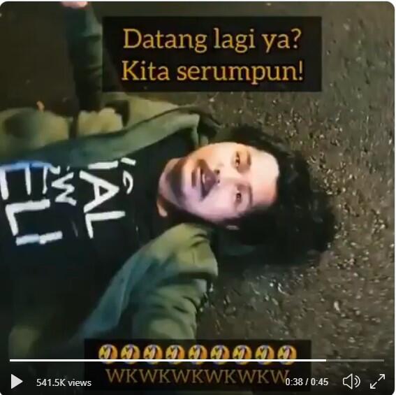 Viral!! Suporter Indonesia Dipukuli Menpora Malaysia Cuma Mintak Laporan