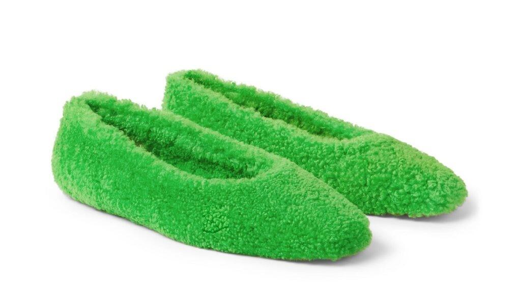 Rela Keluarkan 9 Juta Untuk Sepatu Jimmy Choo yang Dibilang Mirip Karpet dan Rumput?