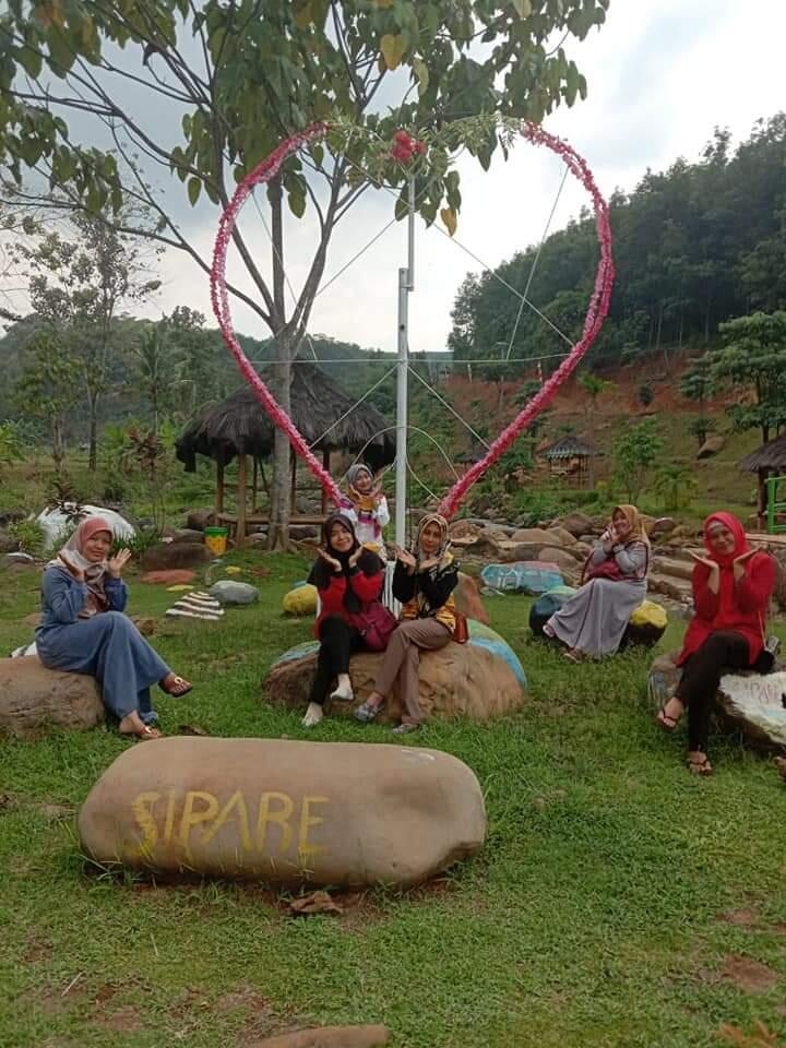 Si Pare Green Park Karanganyar, Tempat Wisata Andalan