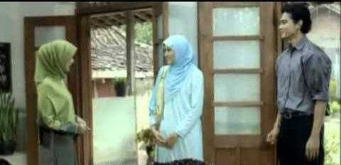Naskah Film Pendek : Untukmu Yang Akan Berdiri Satu Shaf Didepanku