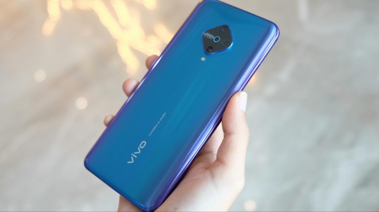 Unboxing vivo S1 Pro, Smartphone Multitasking yang Bikin Ngiler Gan!