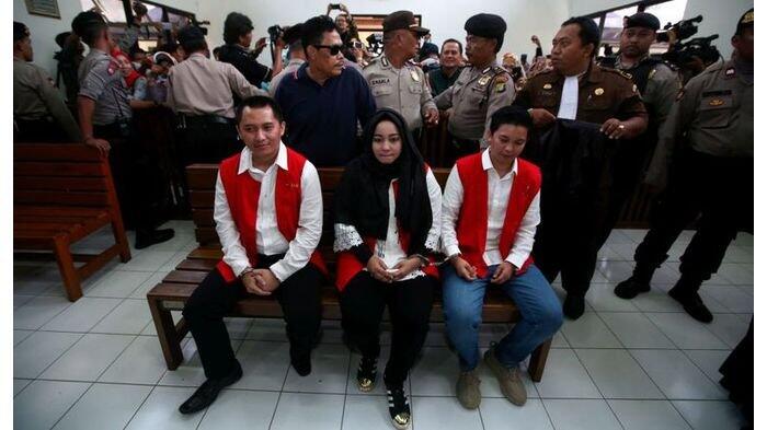 Sidang Putusan First Travel Ditunda,Jemaah Histeris&Pingsan,Teriak Takbir&Innalillahi