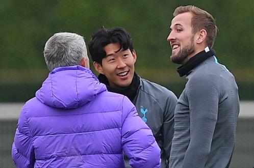 Jose Mourinho: Tenang, Harry Kane Nggak Bakal Jadi Bek Kiri!