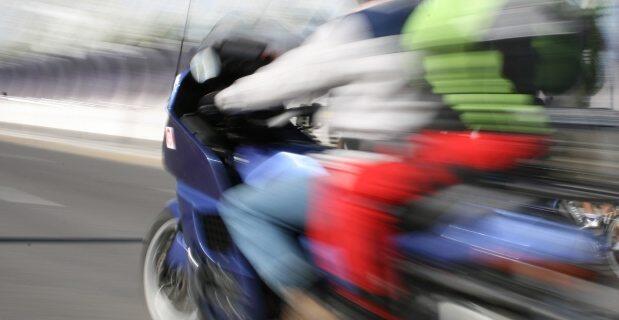 5 Momen yang Membuat Orang-orang Selow, Langsung Berubah Menjadi Pembalap Jalanan