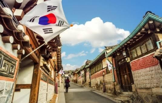5 Kebiasaan Unik Orang Korea, No 2 dan 3 Bikin Cowok +62 Siapin Ember