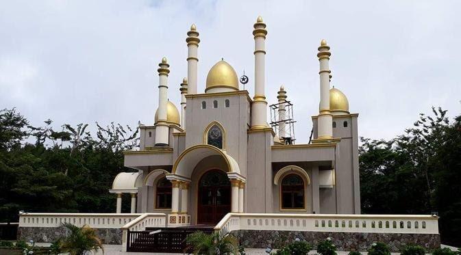 Viral Video Penampakan Masjid Megah di Tengah Hutan, Cek Fakta Di Sini!