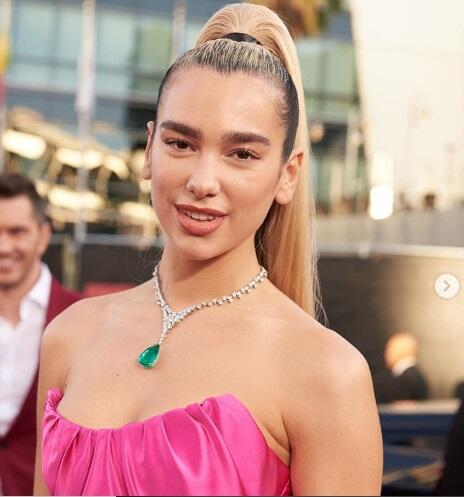 Tampilan Makeup Para Selebriti di American Music Awards 2019
