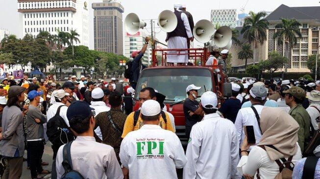 Penerbitan Izin FPI Disebut Politik Blunder Presiden Jokowi