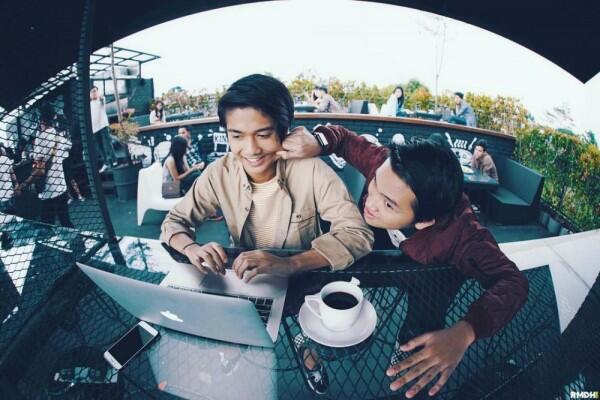 Bikin Rindu, Ini 11 Potret Lengketnya Aldy dan Iqbaal Eks CJR
