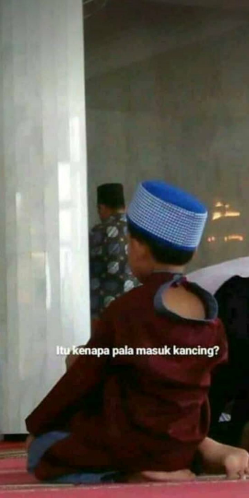 Ngakak! Potret-Potret Tak Wajar Bocah-Bocah, Ada yang Sholat Membelakangi Arah Kiblat