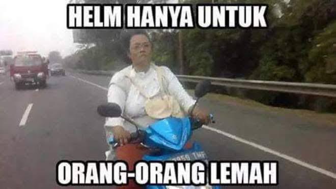 30 Bukti Emak-emak Memang Penguasa Jalanan Sejati, Ngeselin Tapi Bikin Ngakak!