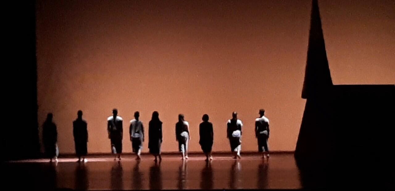 Pentas tari Lipatan Kesedihan Dari Kamar Dalam Koreografer Hartati