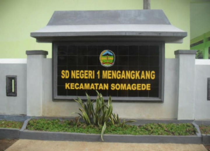 Deretan Nama Sekolah SD yang Bikin Ngakak, Ada "Daleman", Dan "Mengangkang"!