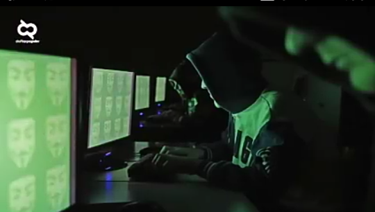 Aksi Konyol Para Hackers, Nomer 2 Memutar Video Porno di Papan Iklan Jalan Jakarta!