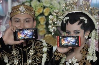 Berkat Game Online, Kisah Cinta 3 Pasangan Ini Berakhir di Pelaminan