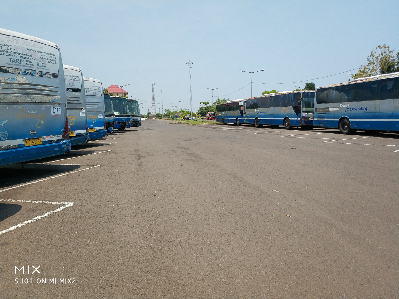 "Kuburan" Bis Trans Semarang Yang Bisa Dijadikan Objek Wisata Dadakan