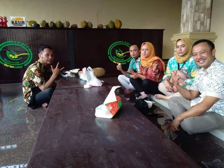 Penggemar Durian! Ayo Merapat di Kedai Durian Legit, Rasanya Dijamin Legit Menggigit