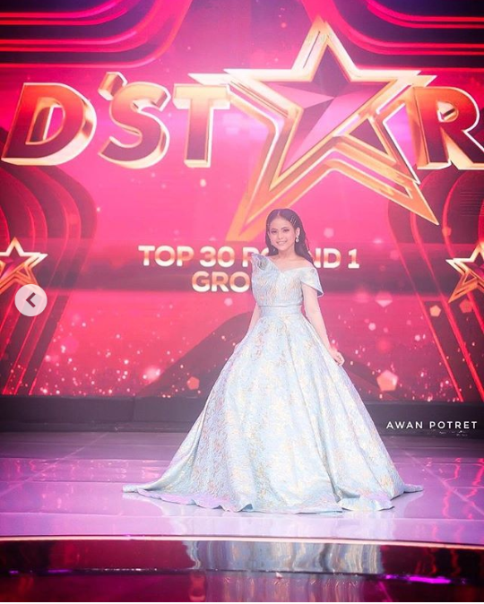 Potret Putri Isnari Selama Berada Di Panggung Dstar