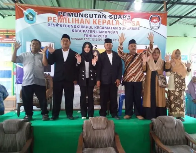 Deretan Foto Cantik Bu Lurah Angel Emithasari (Kades di Lamongan Jatim)