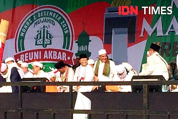 Rizieq Shihab &quot;Pemerintah Indonesia Mengelar SINETRON PENGASINGAN&quot;