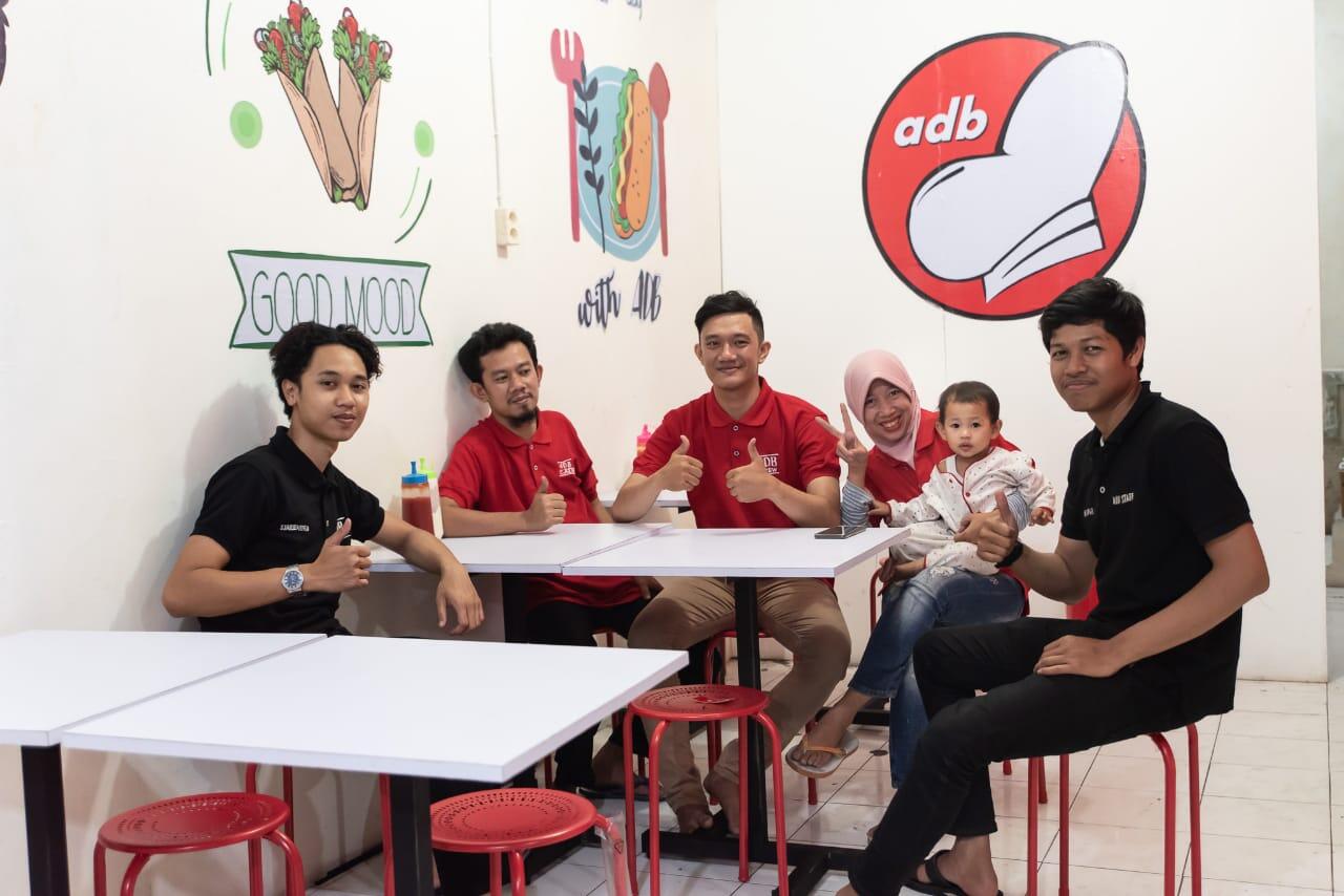 Peluang usaha Ayam Dadar Bandung ,Franchise kuliner berkonsep resto minimalis modern