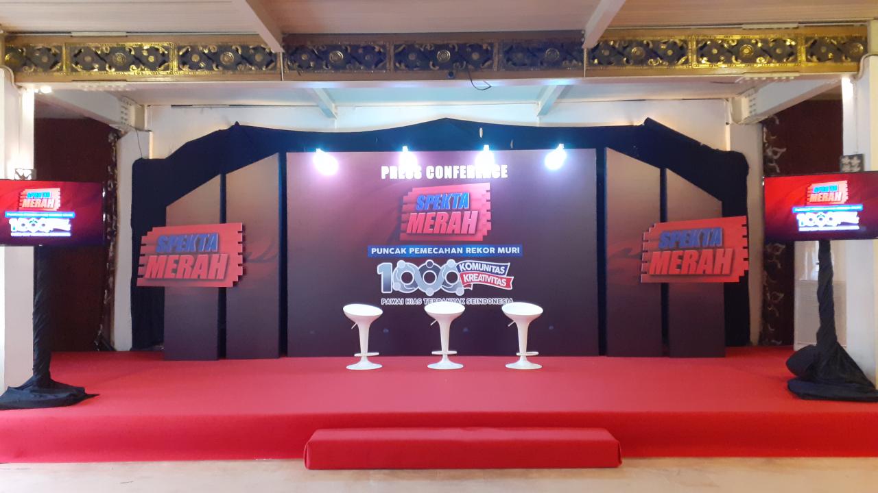 Spekta Merah Pawai Hias 1000 Komunitas 1000 Kreativitas, Nyalakan Merahmu