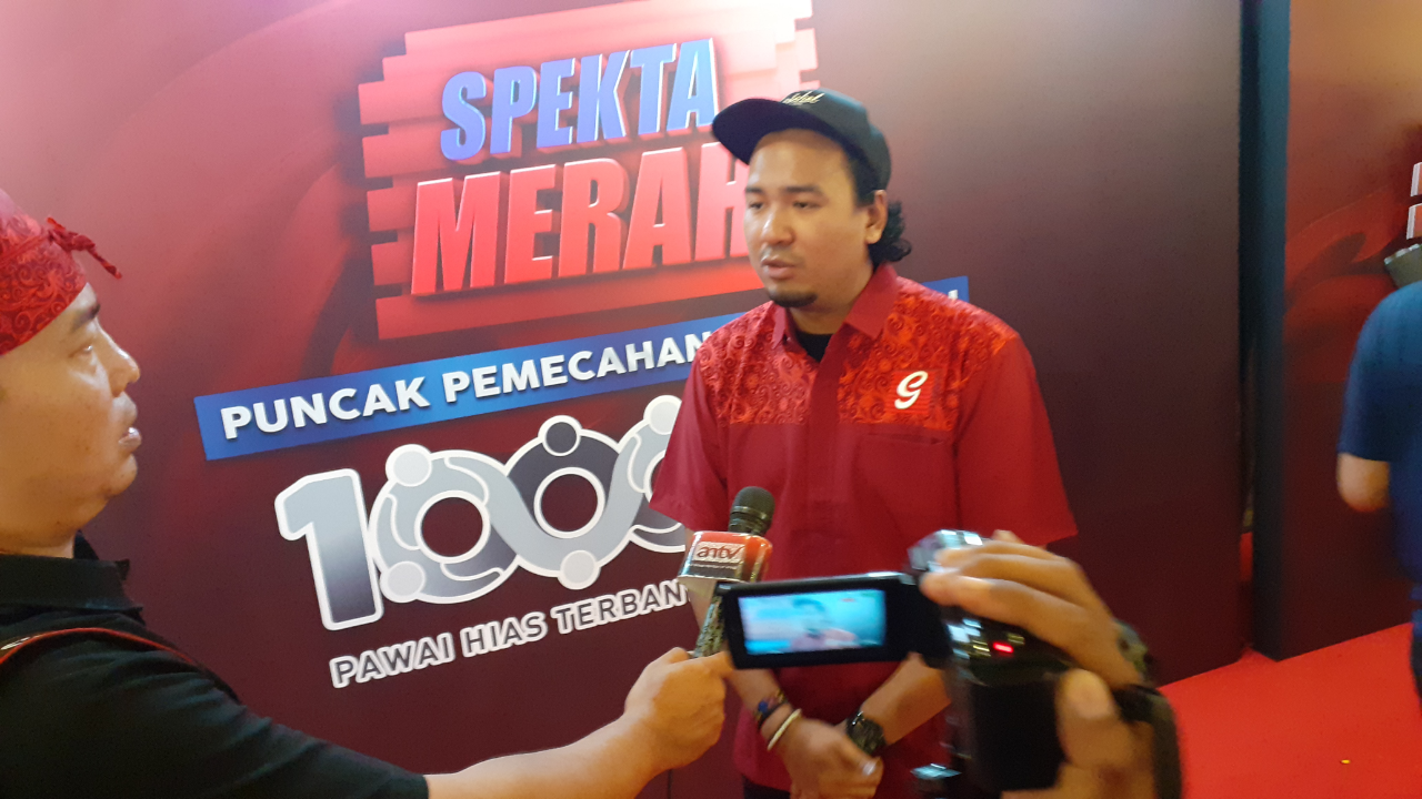 Spekta Merah Pawai Hias 1000 Komunitas 1000 Kreativitas, Nyalakan Merahmu