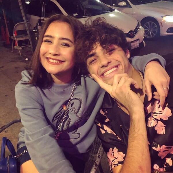 Dikenal Supel, Potret Kedekatan Prilly Latuconsina dan 10 Aktor Muda