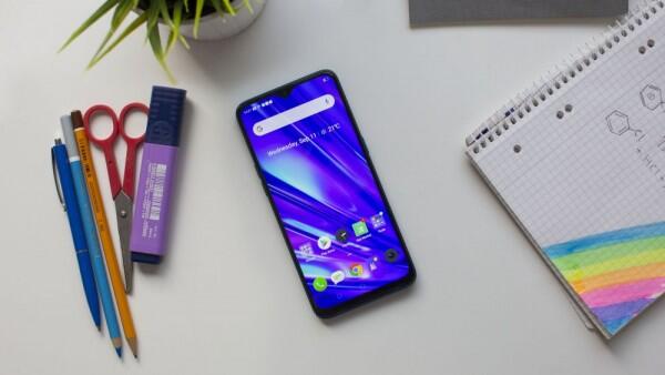 5 Smartphone Terbaru Realme dengan Baterai Jumbo, Tahan Seharian!