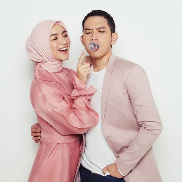 Resmi Menikah, 9 Potret Perjalanan Kisah Cinta Rezky dan Citra Kirana