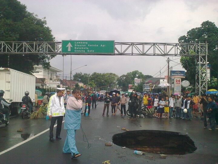 5 Fenomena Munculnya Lubang Misterius, Ada yang Menjadi Gerbang Menuju Neraka?
