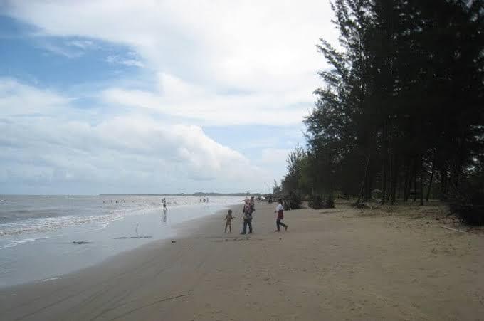 Pantai Pagatan Kab.Tanah Bumbu, Di Sana Rinduku Berlabuh