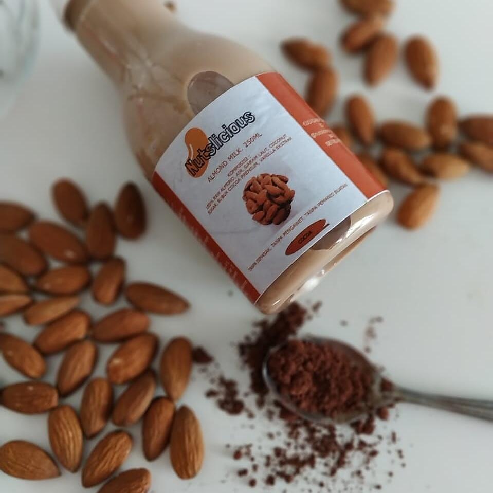 Tahukah Bunda, Ternyata Susu Almond Bisa Lancarkan Produksi ASI?