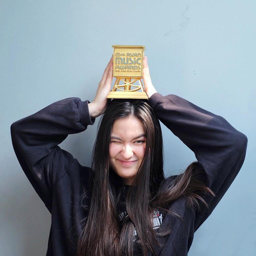 Congratz! Stephanie Poetri Sabet Piala Perdana di MAMA 2019