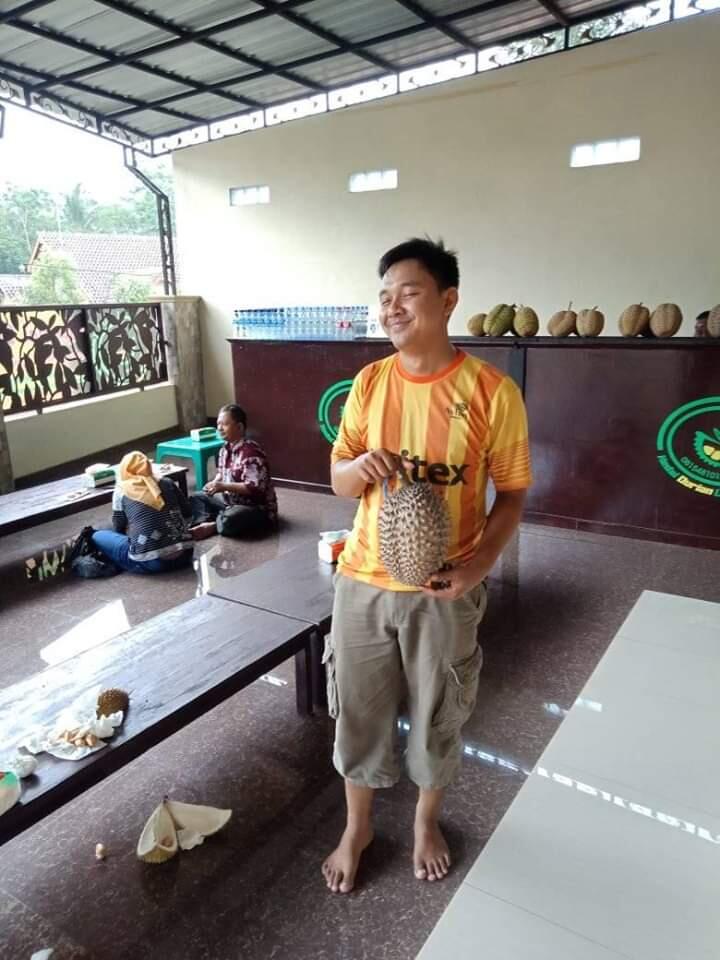 Penggemar Durian! Ayo Merapat di Kedai Durian Legit, Rasanya Dijamin Legit Menggigit