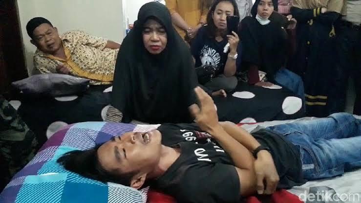 Heboh Pengobatan Alternatif, (Santet Nyata Ataukah Sekadar Mengada-ada?)