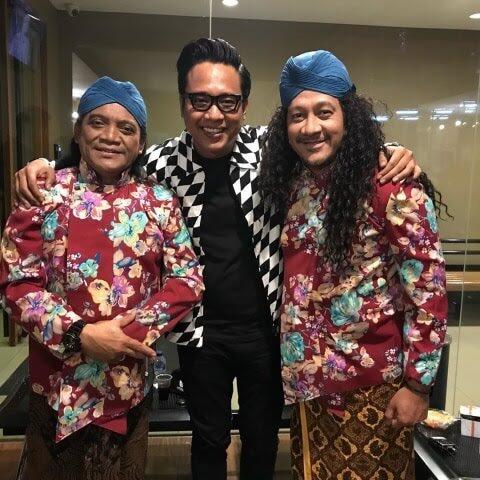 Gokil! Berikut Ini Artis yang Menirukan Gaya Artis Lain