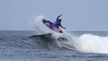 Surfer Filipina selamatkan peselancar Indonesia dalam SEA games