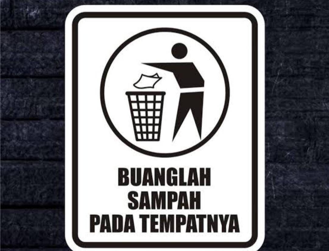 Viral Pria Merokok di KRL, Cegah Hal Semacam Itu Dengan Cara Berkelas Ini Gan!