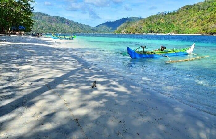 wisata pantai teluk kiluan lampung