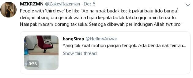 Lagi Enak Makan Malam, Pria Ini Lihat Penampakan Kursi yang Gerak Putar-putar Sendiri