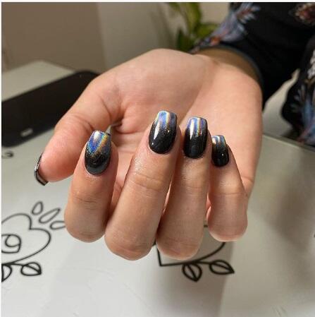 10 Ide Nail Polish Warna Hitam Yang Patut Kamu Coba!