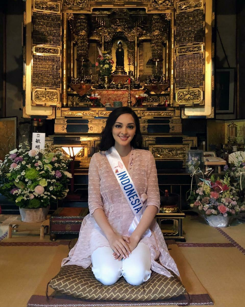 Belum Move On, Yuk Intip Lagi Outfit Jolene Marie Saat Karantina Miss internasional