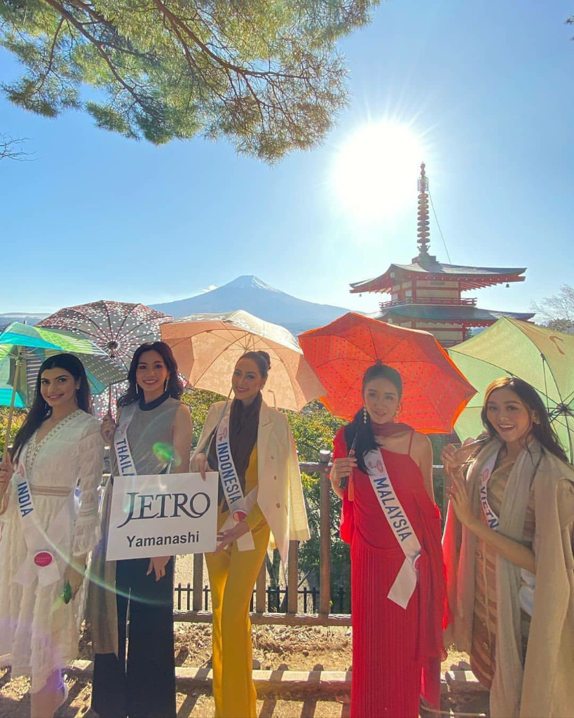 Belum Move On, Yuk Intip Lagi Outfit Jolene Marie Saat Karantina Miss internasional