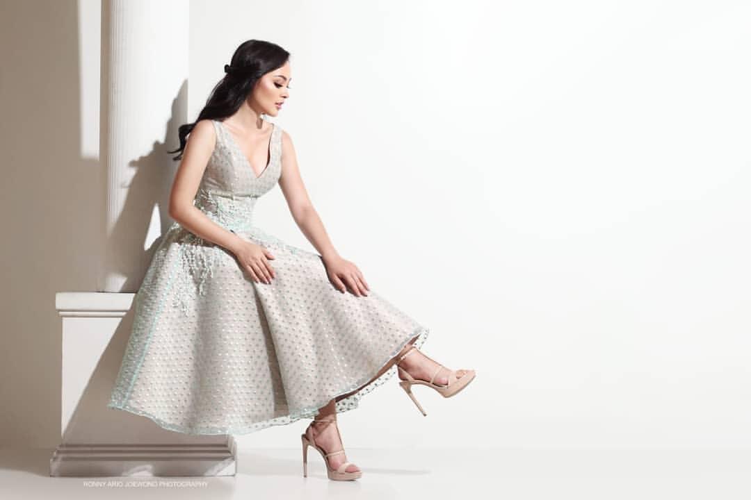 Belum Move On, Yuk Intip Lagi Outfit Jolene Marie Saat Karantina Miss internasional